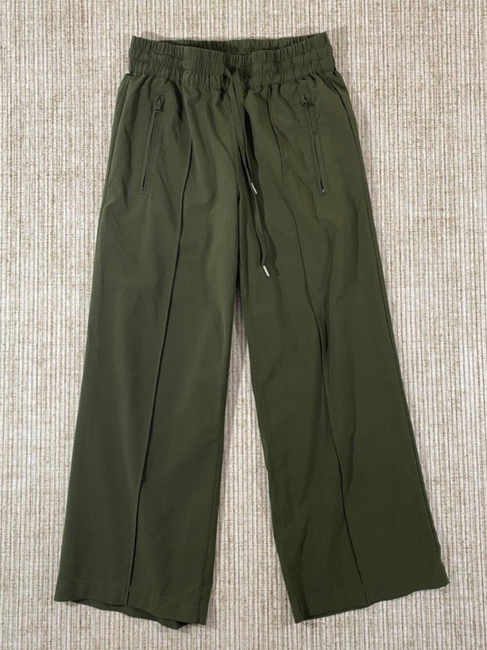 Aritzia Tna Wide Leg Utility Track Pants Olive Green Size XXS